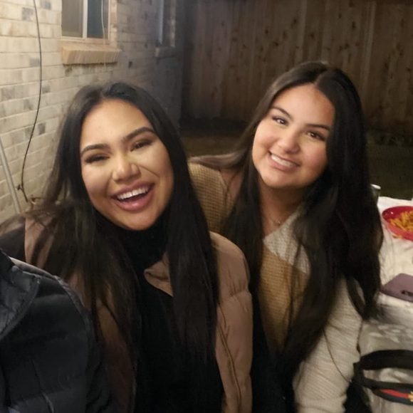 Meet your Posher, Hilary - Picture 1 of 1